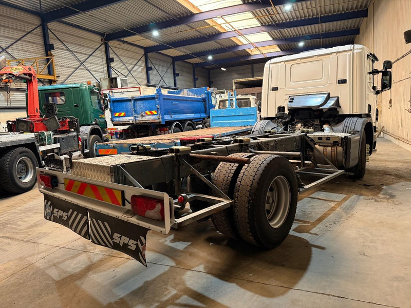 Scania P310 4x2 CHASSIS - ADR (ex tanker) - *322.000km* - AIR SUSPENSION - MANUAL - BE TRUCK - شاحنة صهريج: صورة 4 Scania P310 4x2 CHASSIS - ADR (ex tanker) - *322.000km* - AIR SUSPENSION - MANUAL - BE TRUCK - شاحنة صهريج: صورة 4