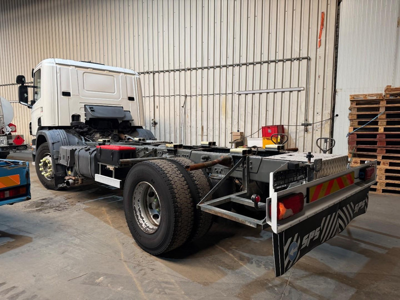 Scania P310 4x2 CHASSIS - ADR (ex tanker) - *322.000km* - AIR SUSPENSION - MANUAL - BE TRUCK - شاحنة صهريج: صورة 3 Scania P310 4x2 CHASSIS - ADR (ex tanker) - *322.000km* - AIR SUSPENSION - MANUAL - BE TRUCK - شاحنة صهريج: صورة 3