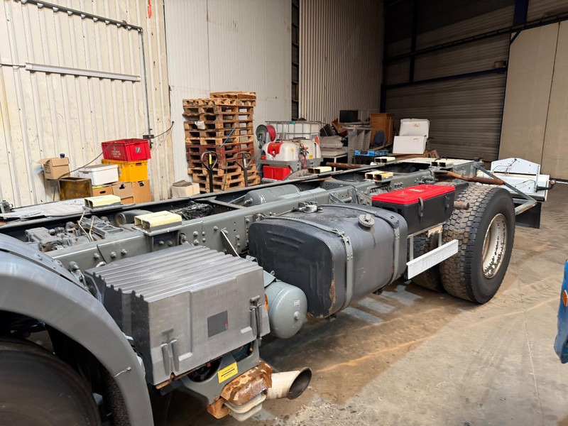 Scania P310 4x2 CHASSIS - ADR (ex tanker) - *322.000km* - AIR SUSPENSION - MANUAL - BE TRUCK - شاحنة صهريج: صورة 5 Scania P310 4x2 CHASSIS - ADR (ex tanker) - *322.000km* - AIR SUSPENSION - MANUAL - BE TRUCK - شاحنة صهريج: صورة 5