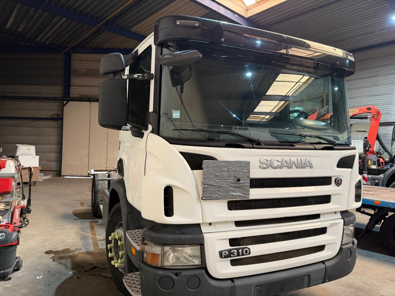 Scania P310 4x2 CHASSIS - ADR (ex tanker) - *322.000km* - AIR SUSPENSION - MANUAL - BE TRUCK - شاحنة هيكل كابينة: صورة 2 Scania P310 4x2 CHASSIS - ADR (ex tanker) - *322.000km* - AIR SUSPENSION - MANUAL - BE TRUCK - شاحنة هيكل كابينة: صورة 2