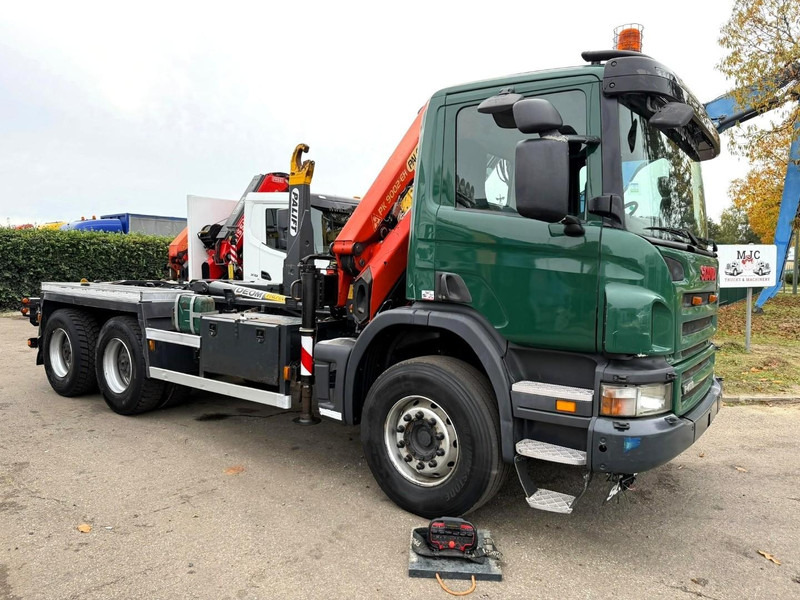 Scania P400 6x4 ABROLLKIPPER + KRAN PALFINGER PK9001 EH - RETARDER - 5/6F + ROTATOR + RADIO - WB 3m90 - EURO 5 - HUB REDUCTION / SPRING - BE TRUCK - شاحنة ذات خطاف: صورة 1 Scania P400 6x4 ABROLLKIPPER + KRAN PALFINGER PK9001 EH - RETARDER - 5/6F + ROTATOR + RADIO - WB 3m90 - EURO 5 - HUB REDUCTION / SPRING - BE TRUCK - شاحنة ذات خطاف: صورة 1