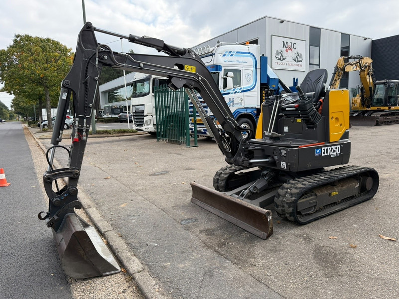Volvo ECR25D 1159 UREN - SLOOP + SORTEERFUNCTIE - EXTRA HYDR. LEIDINGEN - HYDR SNELWISSEL - CE - BE MACHINE - حفارة مُصَّغرة: صورة 2 Volvo ECR25D 1159 UREN - SLOOP + SORTEERFUNCTIE - EXTRA HYDR. LEIDINGEN - HYDR SNELWISSEL - CE - BE MACHINE - حفارة مُصَّغرة: صورة 2