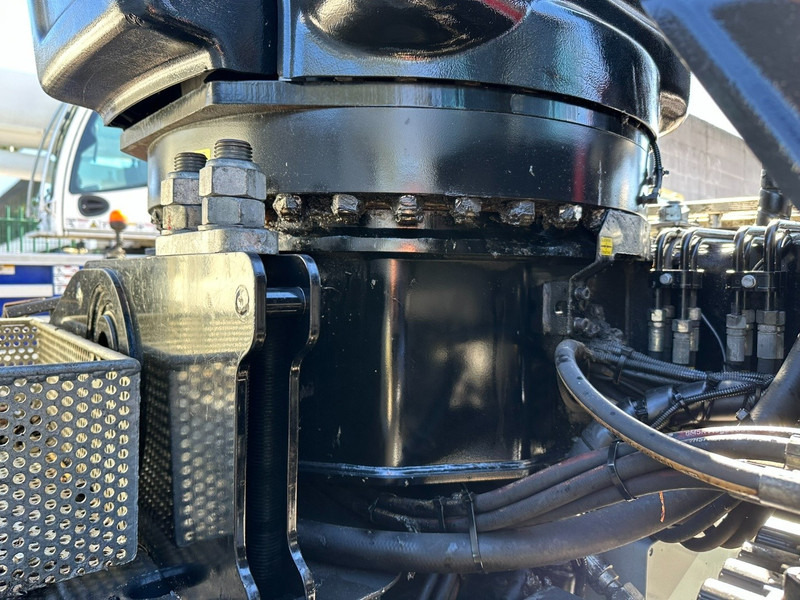 شاحنة كرين Volvo FH 420 8x4 TRIDEM + KRAAN HIAB 408 E-8 HIPRO + WINCH - 63.000km ONLY - CREWCAB 4 SEATER - PLATFORM 7m - TOP CONDITION: صورة 19
