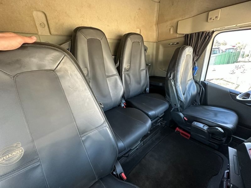 شاحنة كرين Volvo FH 420 8x4 TRIDEM + KRAAN HIAB 408 E-8 HIPRO + WINCH - 63.000km ONLY - CREWCAB 4 SEATER - PLATFORM 7m - TOP CONDITION: صورة 14