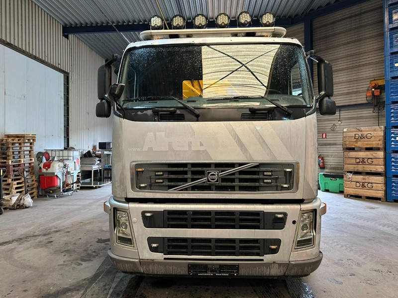 Volvo FH12-420 8x4 HOOKLIFT AJK + CRANE EFFER 250 - 3S - RADIO - TRIDEM LIFT + STEERING AXLE - I SHIFT - BE TRUCK - شاحنة ذات خطاف, شاحنة كرين: صورة 2 Volvo FH12-420 8x4 HOOKLIFT AJK + CRANE EFFER 250 - 3S - RADIO - TRIDEM LIFT + STEERING AXLE - I SHIFT - BE TRUCK - شاحنة ذات خطاف, شاحنة كرين: صورة 2