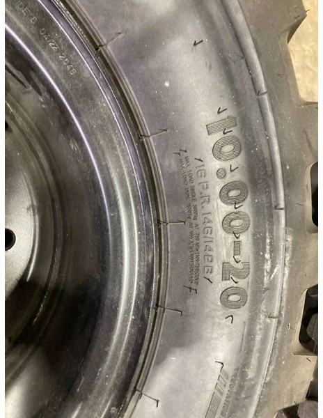 Apollo 1000 x 20 Set / 10.00 x 20: 4x2 Tyres - الإطارات والجنوط - آلات البناء: صورة 2 Apollo 1000 x 20 Set / 10.00 x 20: 4x2 Tyres - الإطارات والجنوط - آلات البناء: صورة 2