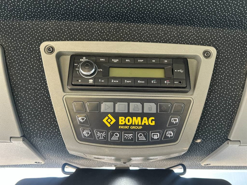 Bomag BW213D-5 - مدحلة: صورة 4 Bomag BW213D-5 - مدحلة: صورة 4