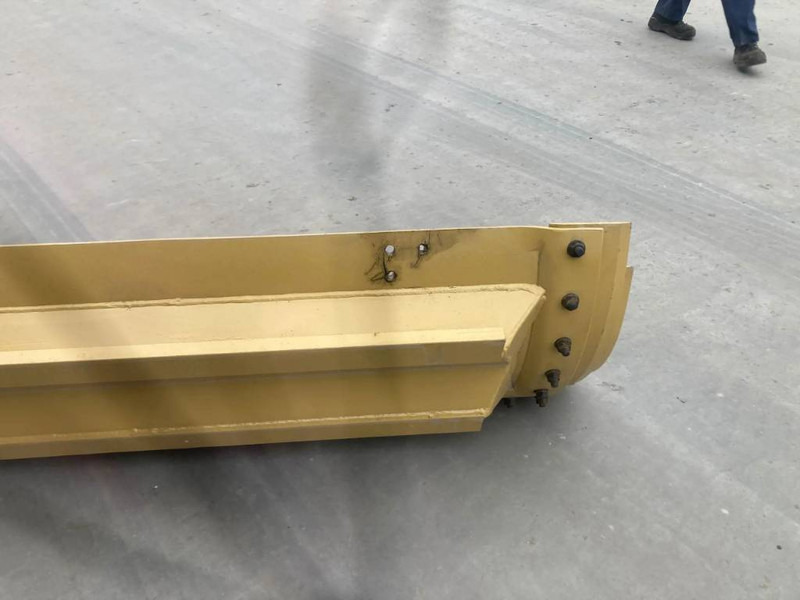 Cat 140M3 Moldboard - شفرة الآلة - آلات البناء: صورة 2 Cat 140M3 Moldboard - شفرة الآلة - آلات البناء: صورة 2