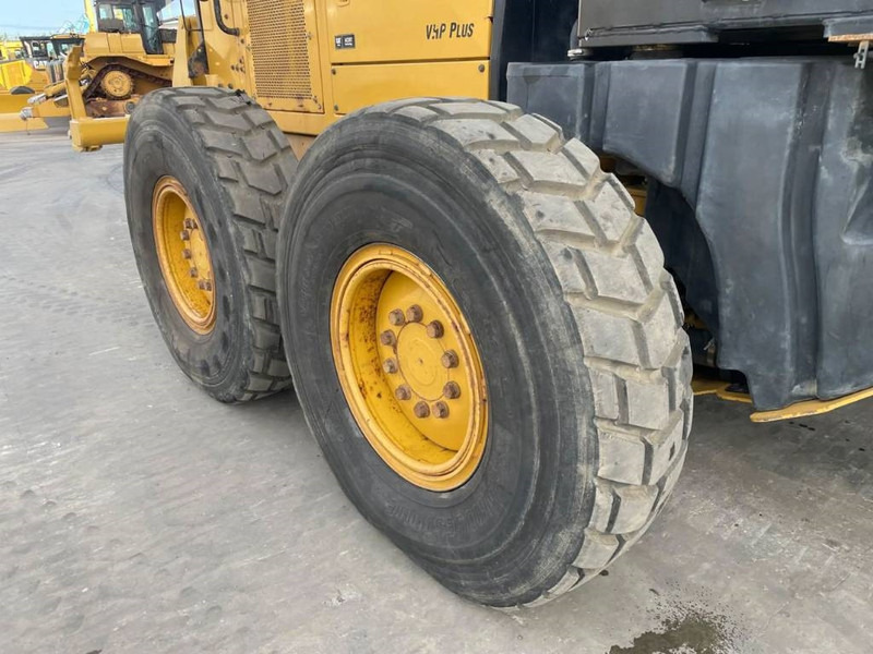 ممهدة Cat 140M: صورة 17