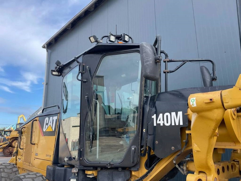 ممهدة Cat 140M: صورة 13