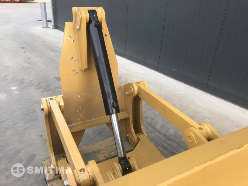 Cat 140M - شفرة الآلة - آلات البناء: صورة 4 Cat 140M - شفرة الآلة - آلات البناء: صورة 4
