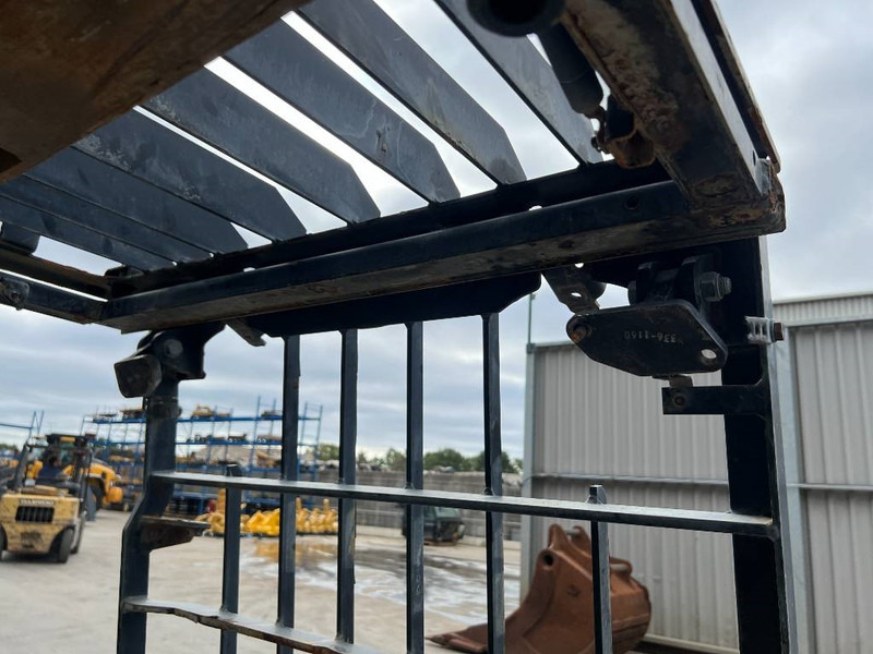 Cat 313E / M315F / 320F / 323E / 325F / 329E / 330F / - الكابينة والداخلية - آلات البناء: صورة 4 Cat 313E / M315F / 320F / 323E / 325F / 329E / 330F / - الكابينة والداخلية - آلات البناء: صورة 4