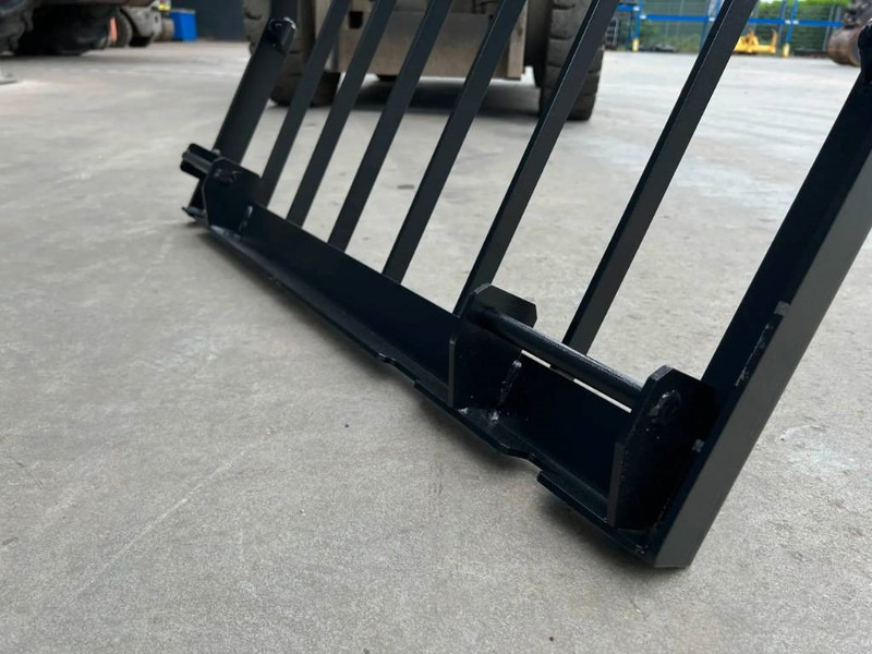 Cat 330D Guard - الكابينة والداخلية - آلات البناء: صورة 5 Cat 330D Guard - الكابينة والداخلية - آلات البناء: صورة 5