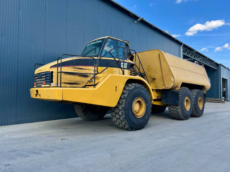 Cat 740 Water Truck - آلات البناء: صورة 1 Cat 740 Water Truck - آلات البناء: صورة 1