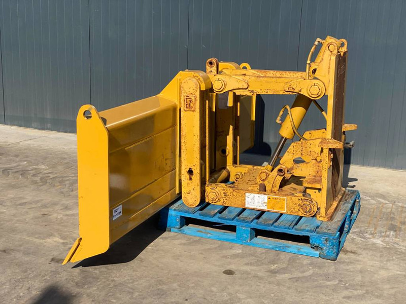 Cat Front Blade + Lift 12H / 120M / 120H / 140G / 140H - شفرة الآلة - آلات البناء: صورة 1 Cat Front Blade + Lift 12H / 120M / 120H / 140G / 140H - شفرة الآلة - آلات البناء: صورة 1