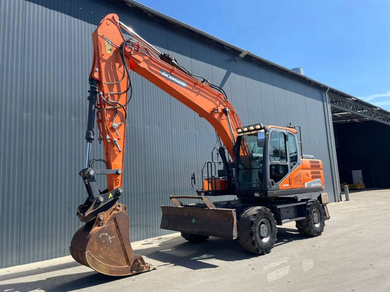 Doosan DX170W-5 - حفارة دولاب: صورة 1 Doosan DX170W-5 - حفارة دولاب: صورة 1