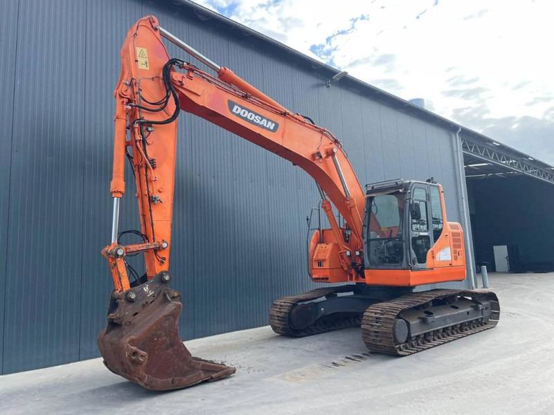 Doosan DX235LCR - حفار زحاف: صورة 1 Doosan DX235LCR - حفار زحاف: صورة 1