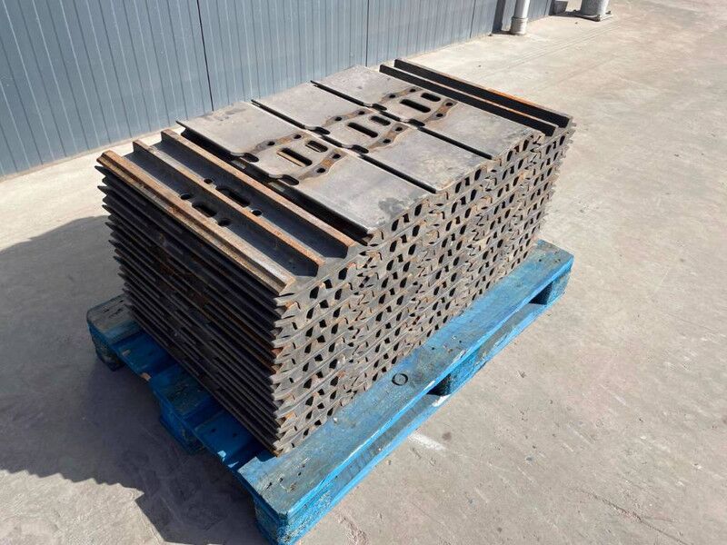 Hyundai R210 / R215 / R220 / R235 / R250 / R260 - إطار/ شاسيه - آلات البناء: صورة 1 Hyundai R210 / R215 / R220 / R235 / R250 / R260 - إطار/ شاسيه - آلات البناء: صورة 1