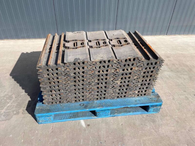 Hyundai R210 / R215 / R220 / R235 / R250 / R260 - إطار/ شاسيه - آلات البناء: صورة 4 Hyundai R210 / R215 / R220 / R235 / R250 / R260 - إطار/ شاسيه - آلات البناء: صورة 4