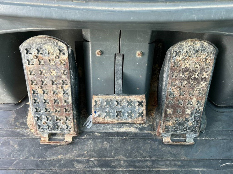 Liebherr LR634 - اللودر المجنزر: صورة 4 Liebherr LR634 - اللودر المجنزر: صورة 4