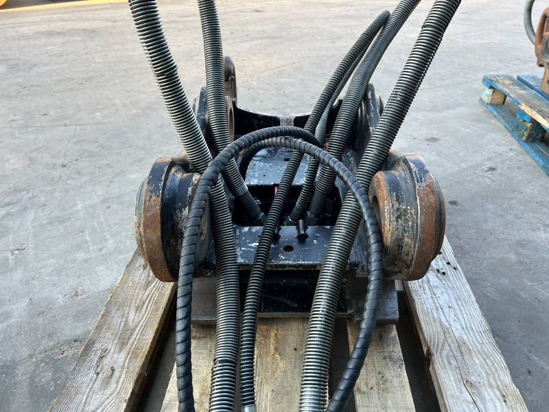 OilQuick OQ65 - M314F / M316F / M318F - قارنة توصيل هيدروليكي - آلات البناء: صورة 5 OilQuick OQ65 - M314F / M316F / M318F - قارنة توصيل هيدروليكي - آلات البناء: صورة 5