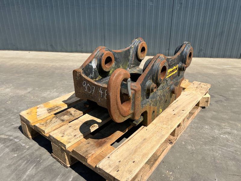 OilQuick OQ65 - M314F / M316F / M318F - قارنة توصيل هيدروليكي - آلات البناء: صورة 1 OilQuick OQ65 - M314F / M316F / M318F - قارنة توصيل هيدروليكي - آلات البناء: صورة 1