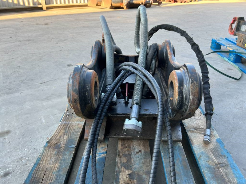 OilQuick OQ65 - M314F / M316F / M318F - قارنة توصيل هيدروليكي - آلات البناء: صورة 5 OilQuick OQ65 - M314F / M316F / M318F - قارنة توصيل هيدروليكي - آلات البناء: صورة 5