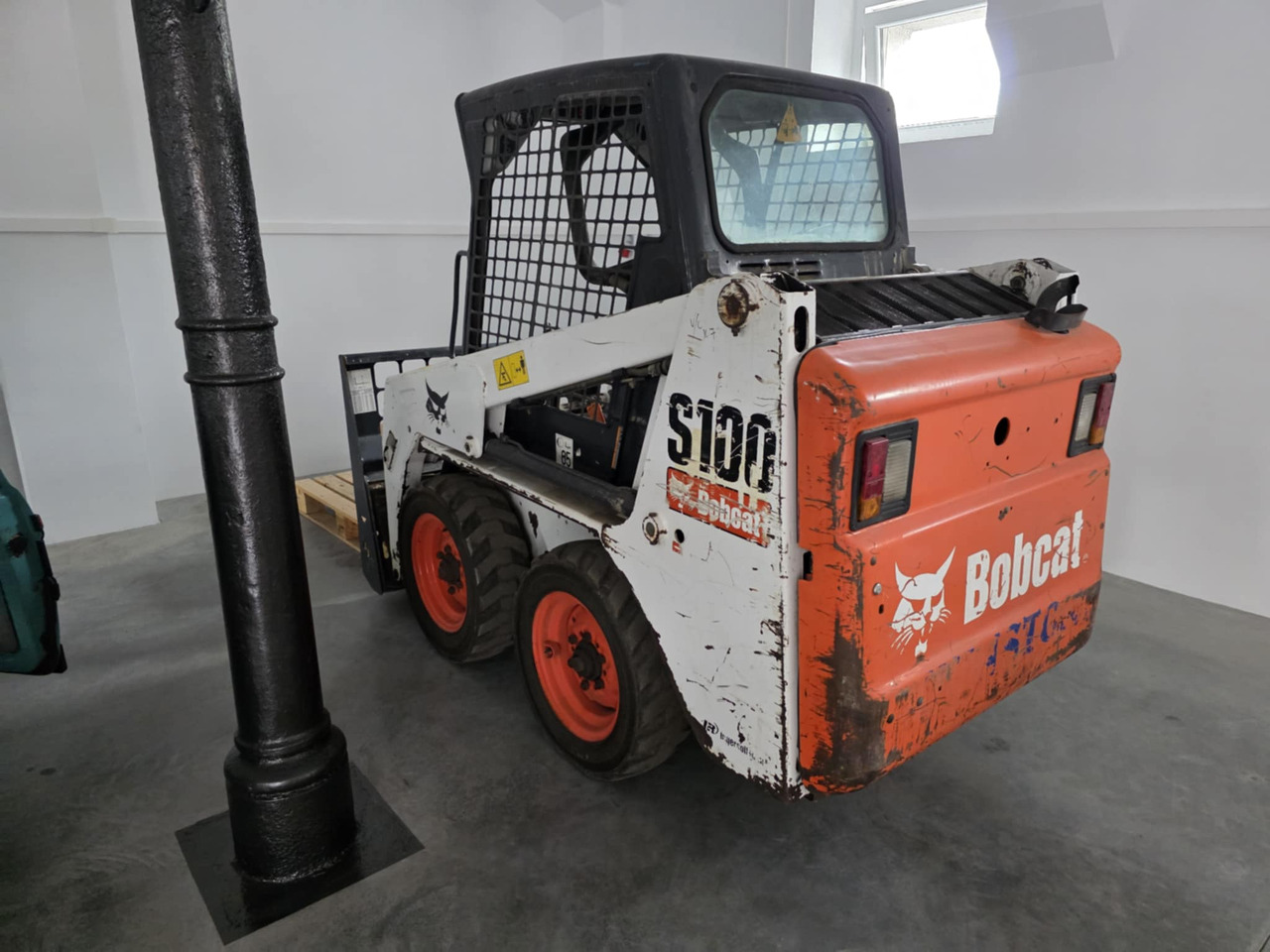 BOBCAT S100 - شيول صغير: صورة 1 BOBCAT S100 - شيول صغير: صورة 1