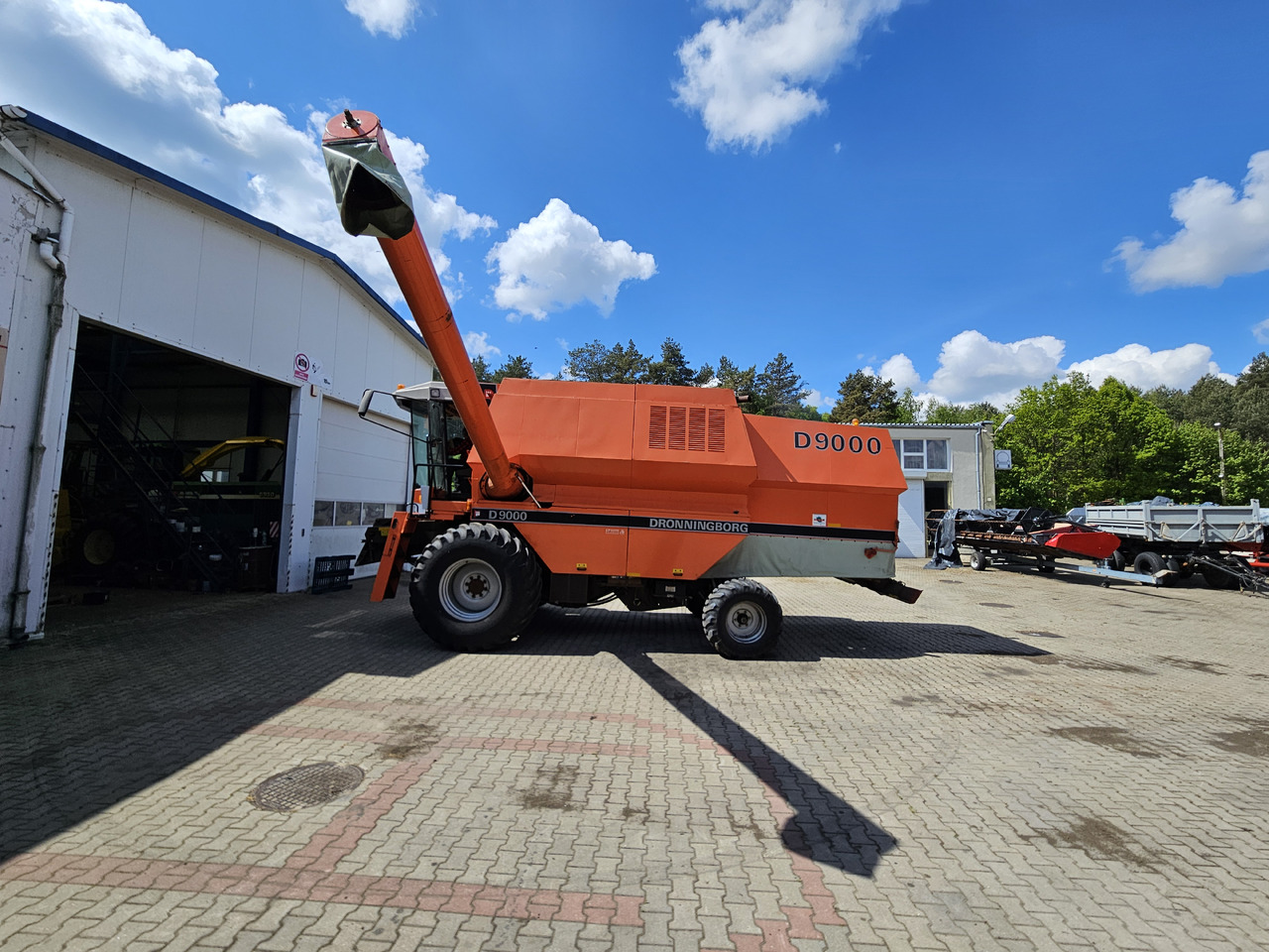 Dronningborg D9000 - حصادة موحَّدة: صورة 3 Dronningborg D9000 - حصادة موحَّدة: صورة 3