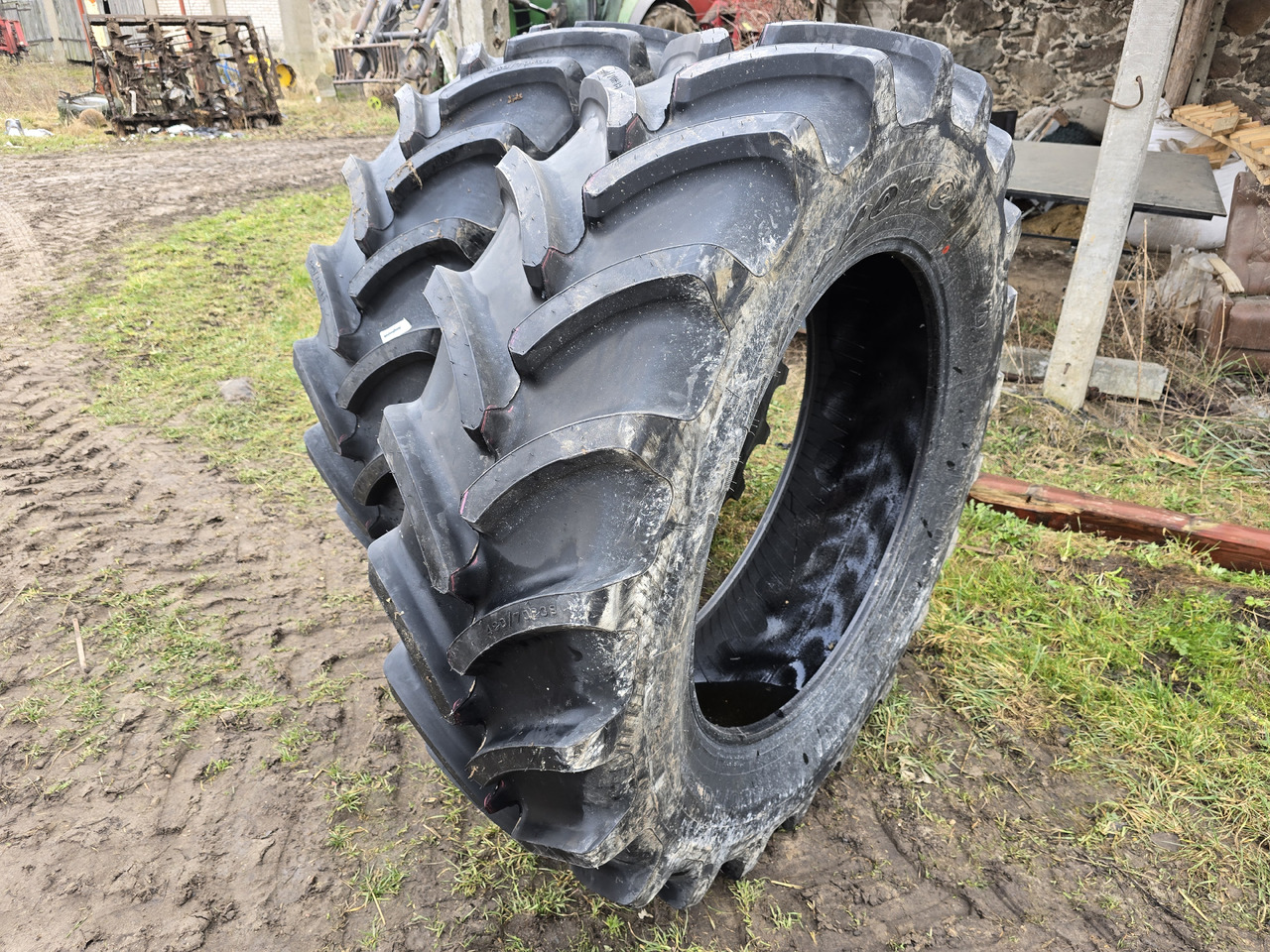 FIRESTONE 480/70 R38 - عجلات - الآلات الزراعية: صورة 1 FIRESTONE 480/70 R38 - عجلات - الآلات الزراعية: صورة 1