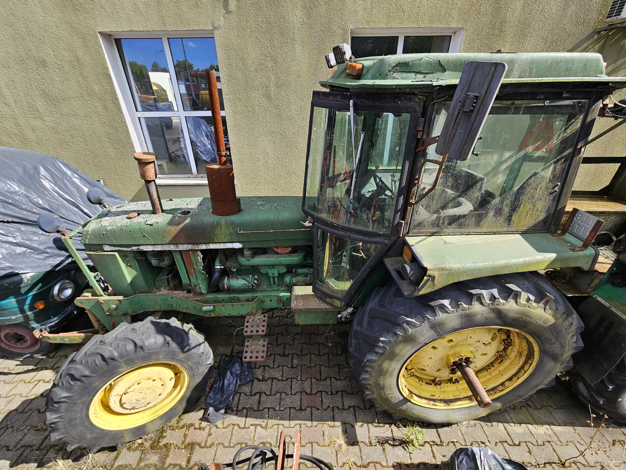 John Deere 4230 - جرار: صورة 1 John Deere 4230 - جرار: صورة 1