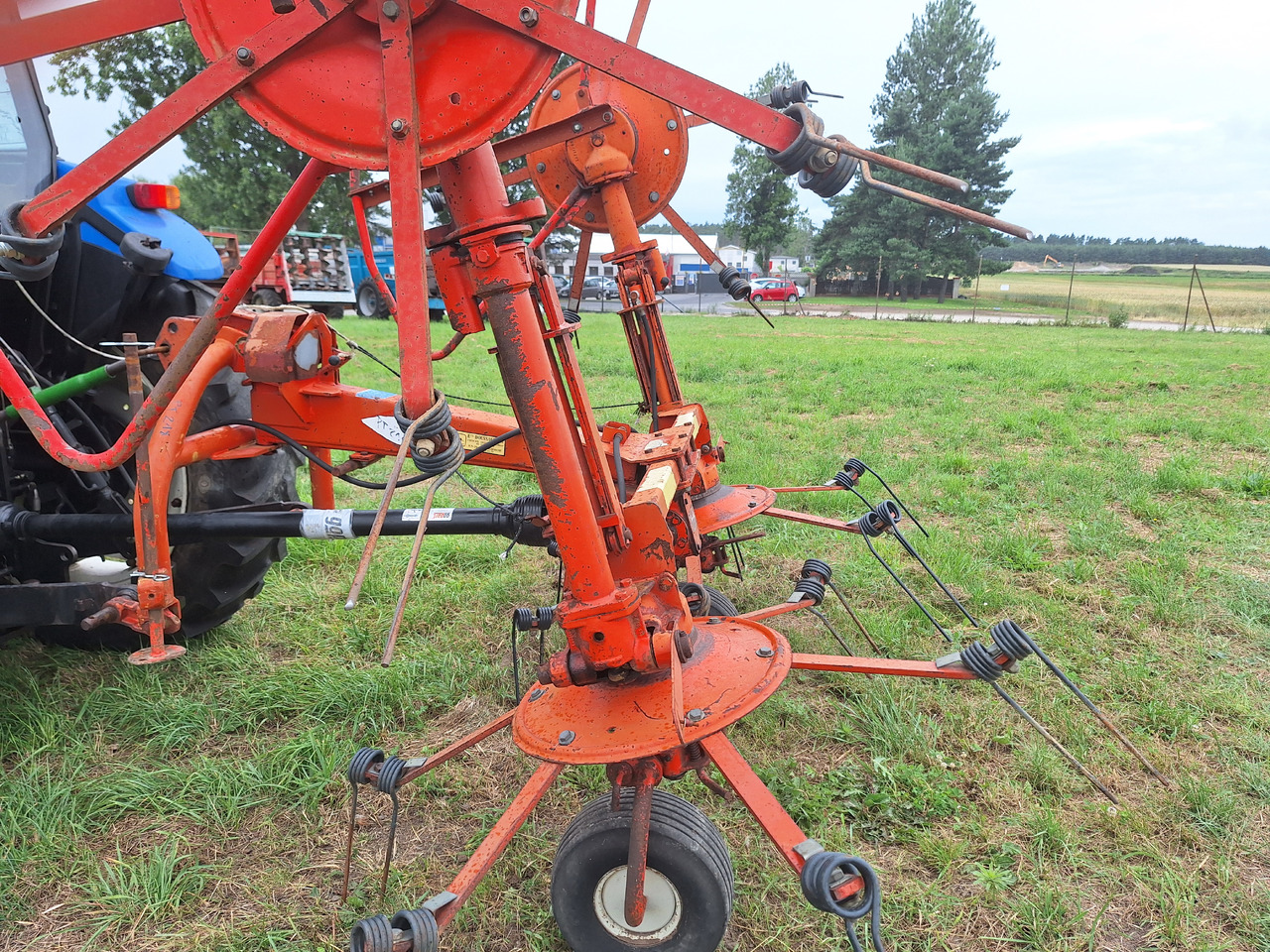 KUHN GF5000MH - آلة تيبيس العشب/ آلة جمع العشب: صورة 2 KUHN GF5000MH - آلة تيبيس العشب/ آلة جمع العشب: صورة 2