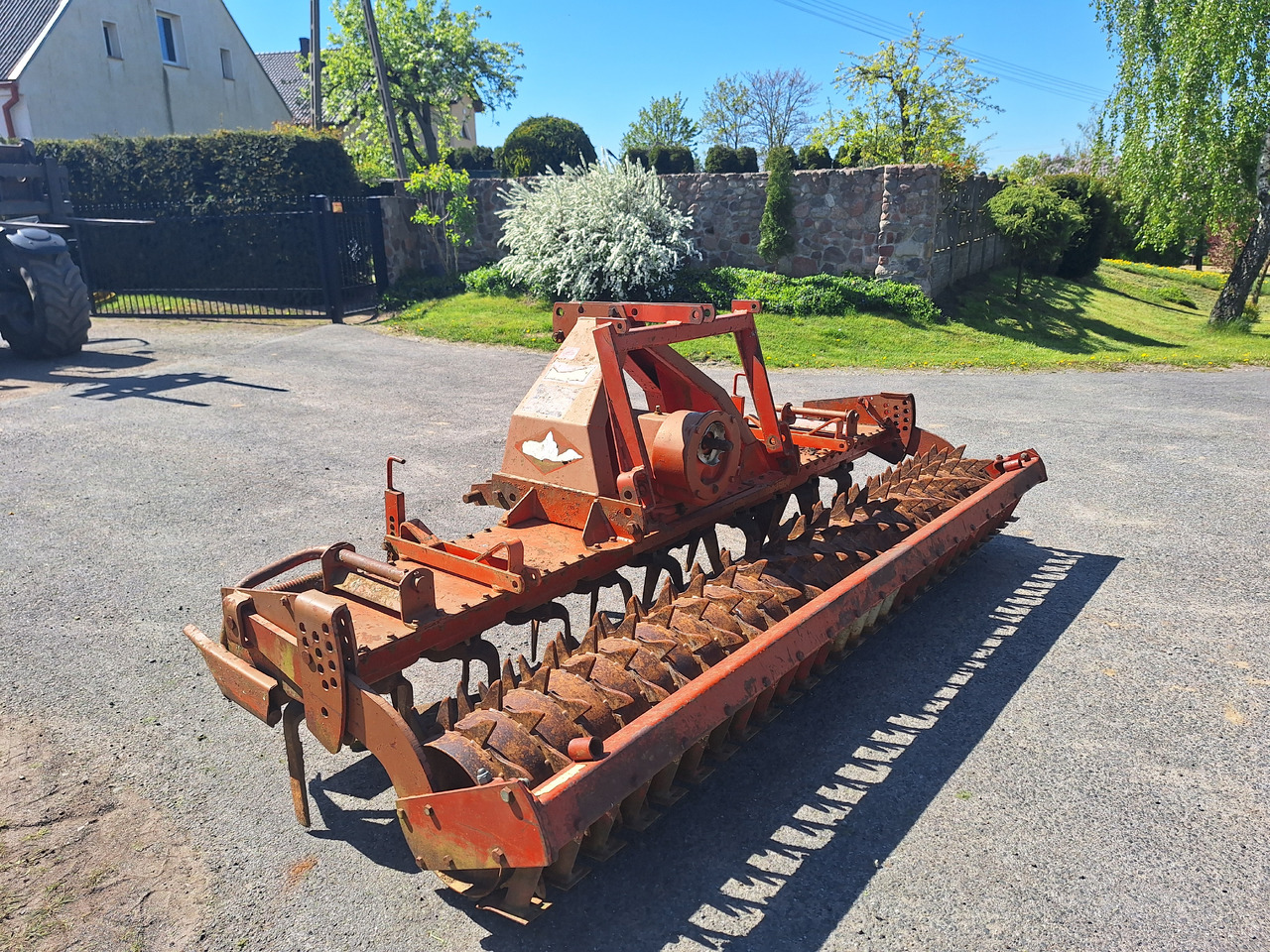KUHN HR3001D - زحافة: صورة 4 KUHN HR3001D - زحافة: صورة 4