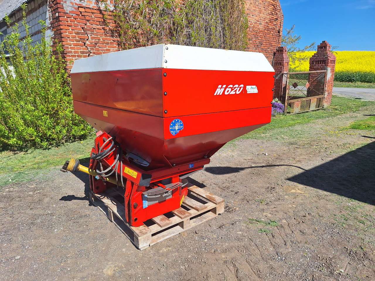 KUHN MDS935 - آلة رش السماد: صورة 1 KUHN MDS935 - آلة رش السماد: صورة 1