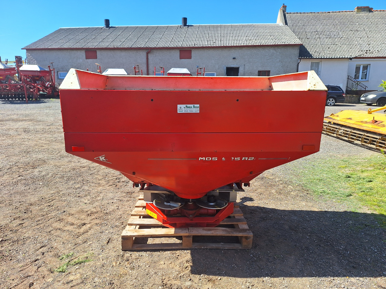 KUHN MDS935 - آلة رش السماد: صورة 2 KUHN MDS935 - آلة رش السماد: صورة 2