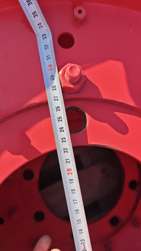 Koła 2 szt. felgi + opony TAURUS 11.2 R48 (fendt 312) - عجلات - الآلات الزراعية: صورة 3 Koła 2 szt. felgi + opony TAURUS 11.2 R48 (fendt 312) - عجلات - الآلات الزراعية: صورة 3