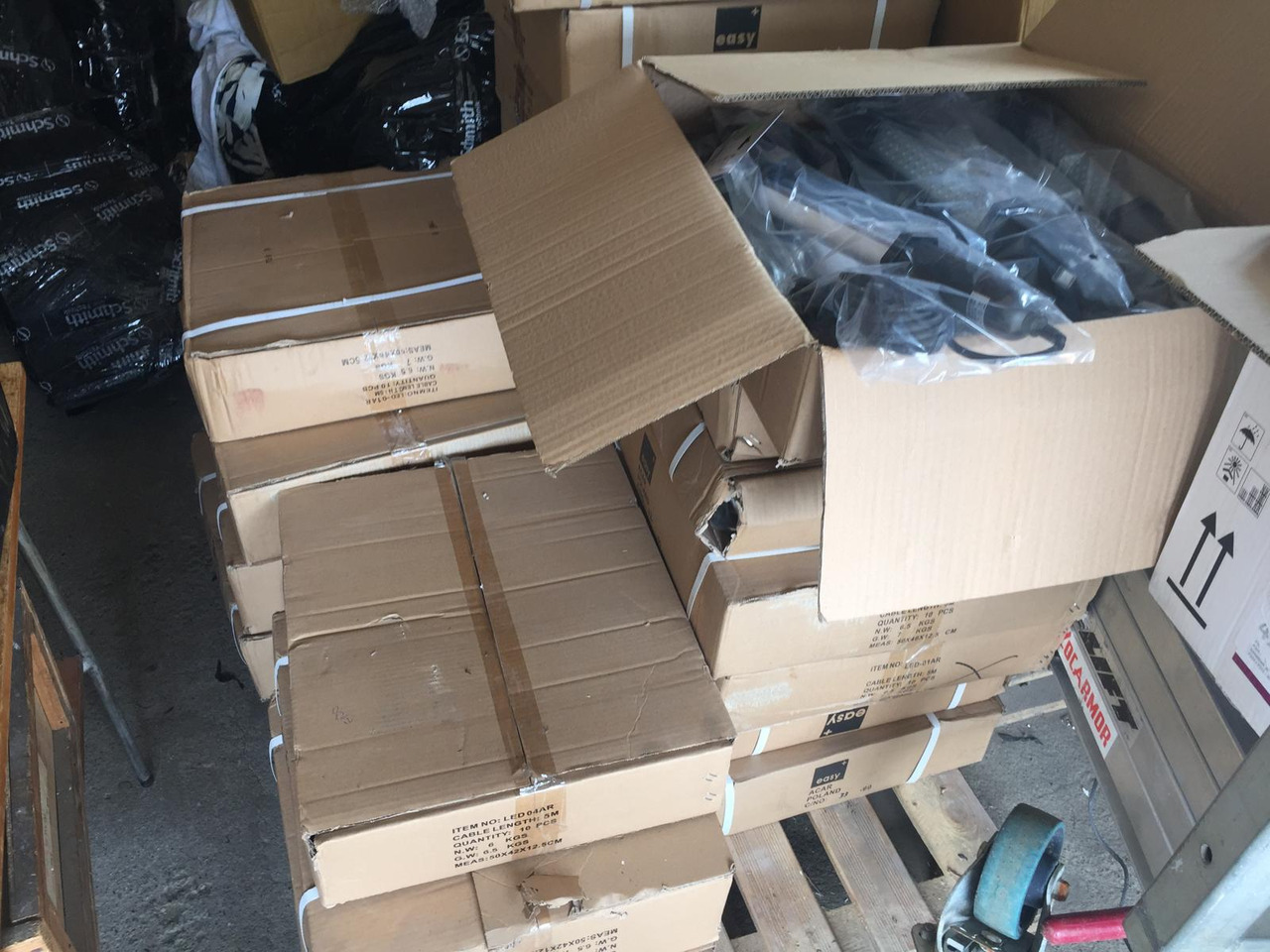 Lampa warsztatowa na 5 metrowym przewodzie zasilającym - آليات: صورة 2 Lampa warsztatowa na 5 metrowym przewodzie zasilającym - آليات: صورة 2