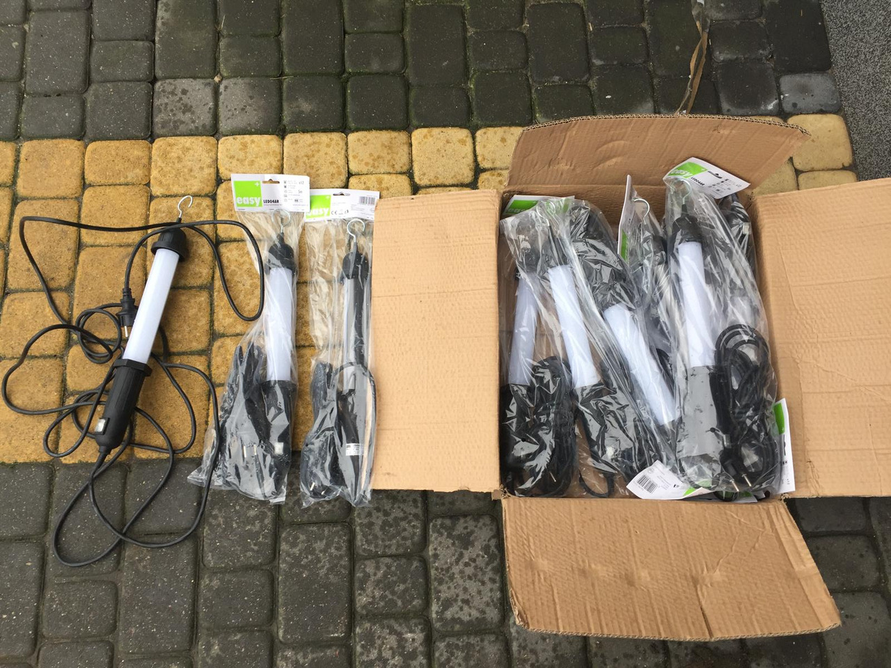 Lampa warsztatowa na 5 metrowym przewodzie zasilającym - آليات: صورة 1 Lampa warsztatowa na 5 metrowym przewodzie zasilającym - آليات: صورة 1