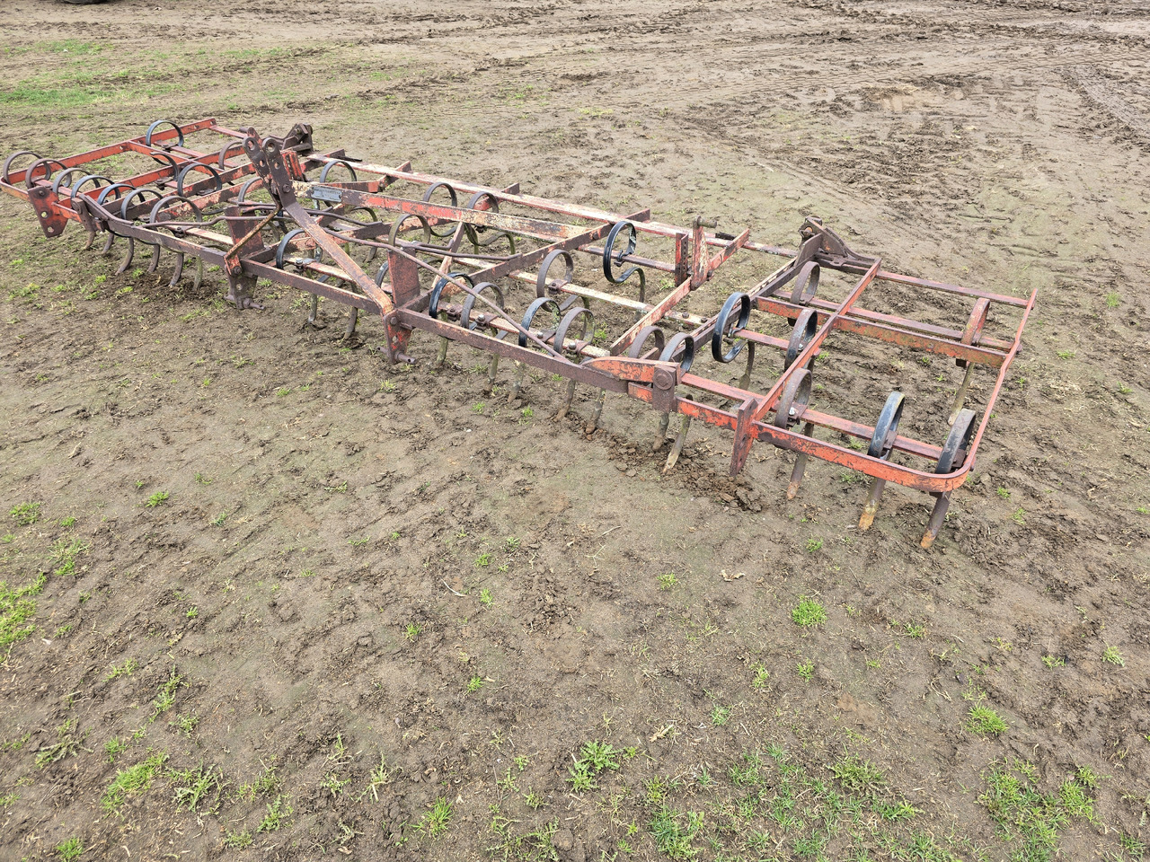 MASSEY-FERGUSON 4-25 MASSEY-FERGUSON 4-25 - المحراث: صورة 1 MASSEY-FERGUSON 4-25 MASSEY-FERGUSON 4-25 - المحراث: صورة 1