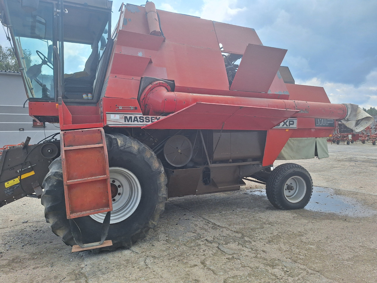 Massey Ferguson 29XP - حصادة موحَّدة: صورة 1 Massey Ferguson 29XP - حصادة موحَّدة: صورة 1