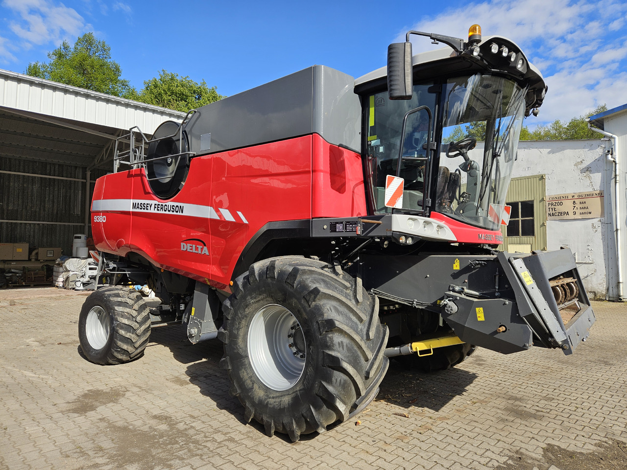 Massey Ferguson Delta 9380 - حصادة موحَّدة: صورة 2 Massey Ferguson Delta 9380 - حصادة موحَّدة: صورة 2