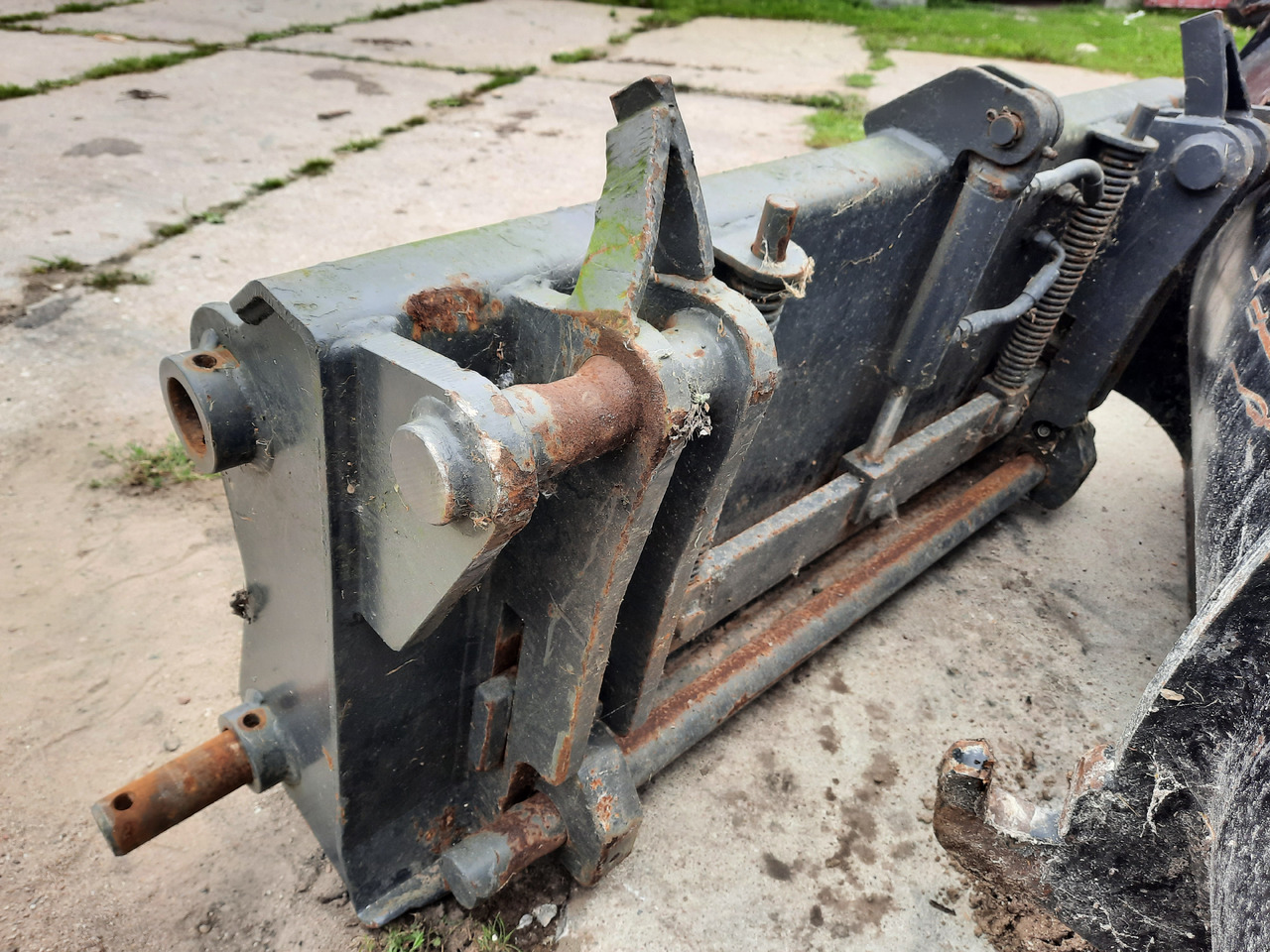 NEW HOLLAND KM 2.5 250 - بكت - آلات البناء: صورة 4 NEW HOLLAND KM 2.5 250 - بكت - آلات البناء: صورة 4