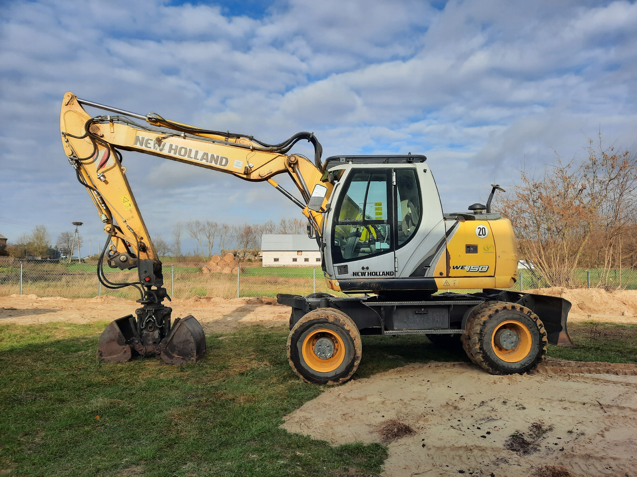 NEW HOLLAND WE150C - حفارة دولاب: صورة 2 NEW HOLLAND WE150C - حفارة دولاب: صورة 2