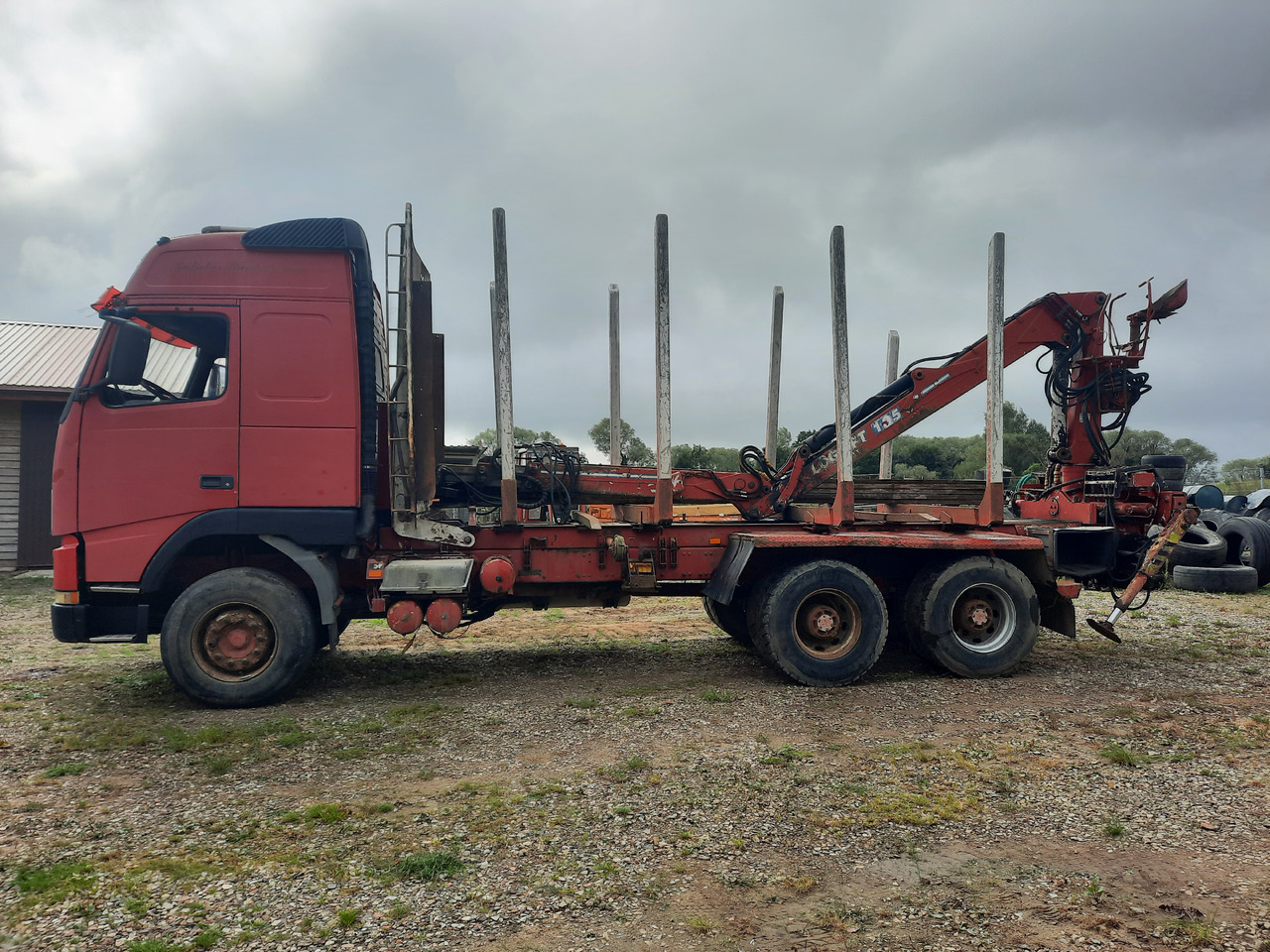 VOLVO FH12 - شاحنة قطع الأشجار, شاحنة كرين: صورة 4 VOLVO FH12 - شاحنة قطع الأشجار, شاحنة كرين: صورة 4