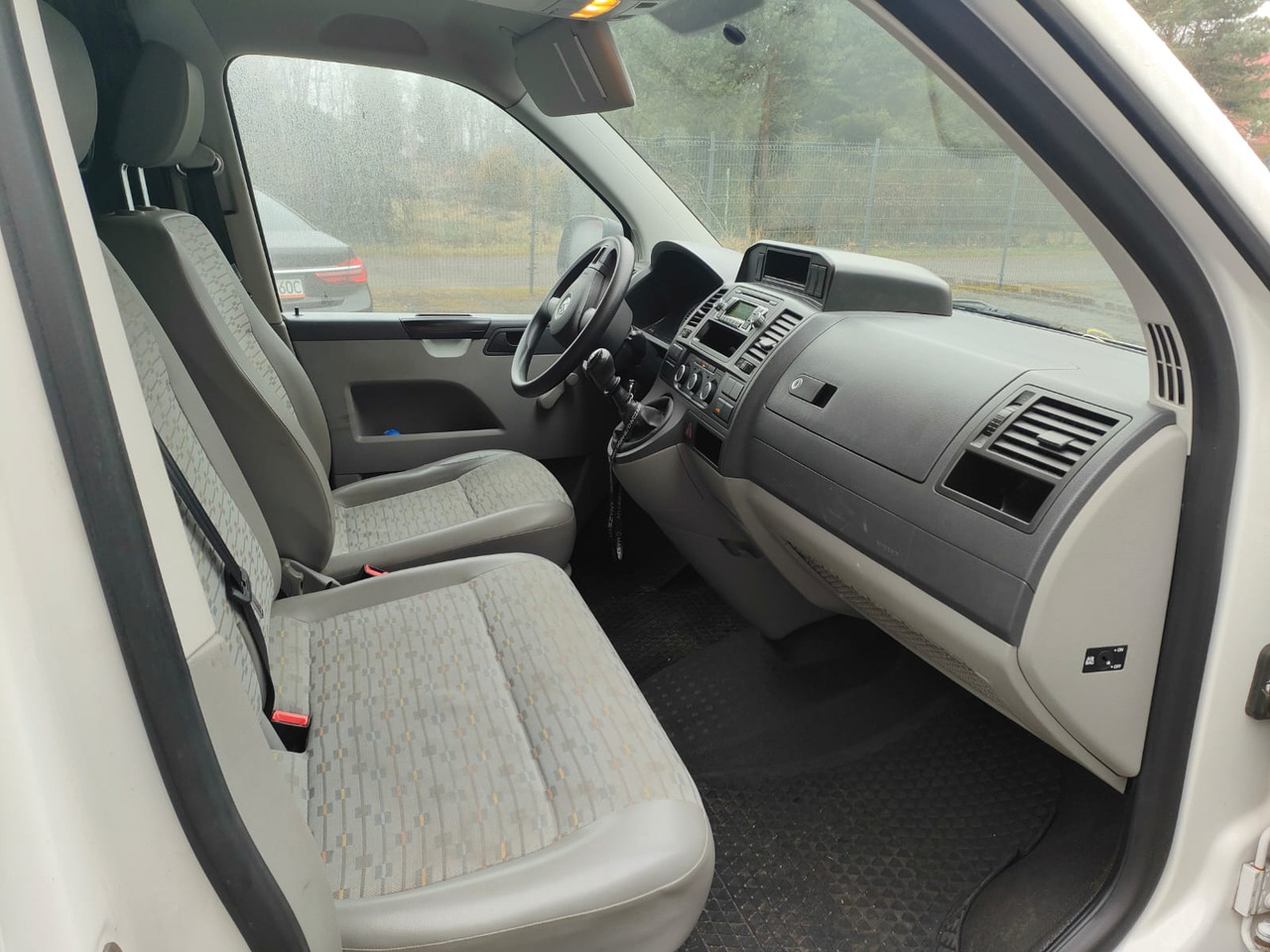 Volkswagen Transporter T 5.1 - سيارة: صورة 4 Volkswagen Transporter T 5.1 - سيارة: صورة 4