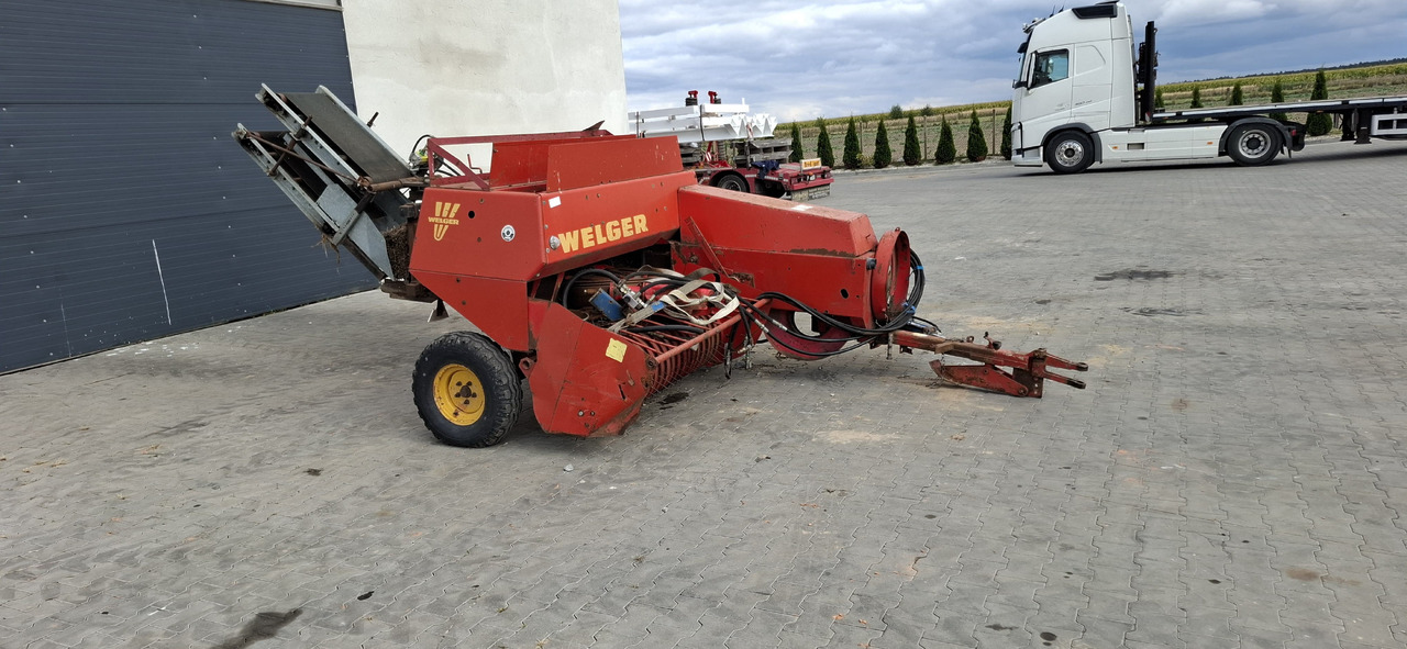 WELGER AP 52 - مكبس البالات المستطيله: صورة 1 WELGER AP 52 - مكبس البالات المستطيله: صورة 1