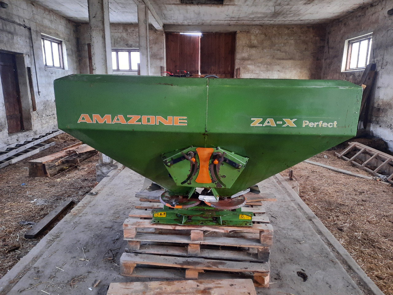 Amazone ZA-X Perfect 1200 - آلة رش السماد: صورة 1 Amazone ZA-X Perfect 1200 - آلة رش السماد: صورة 1