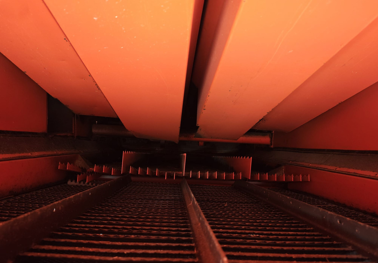 Deutz-fahr M 1080 - حصادة موحَّدة: صورة 4 Deutz-fahr M 1080 - حصادة موحَّدة: صورة 4