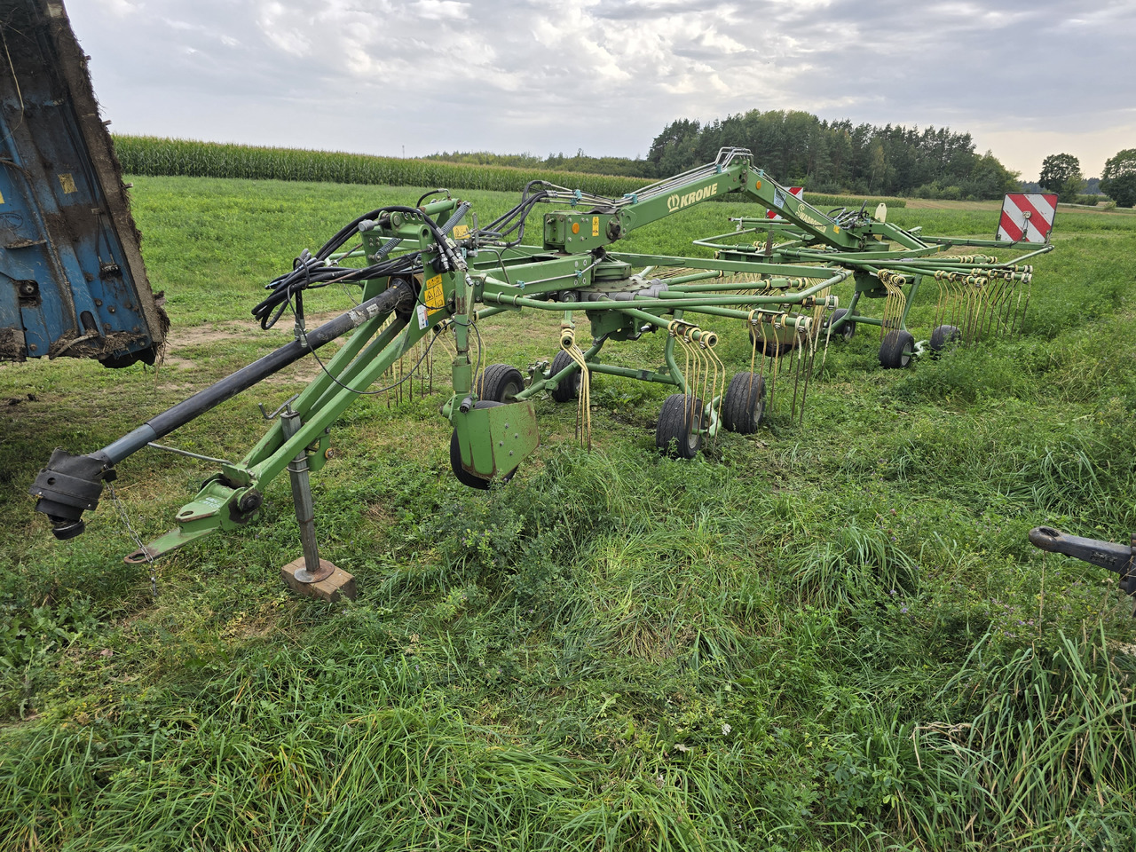 Krone Swadro 710/26T - آلة تيبيس العشب/ آلة جمع العشب: صورة 4 Krone Swadro 710/26T - آلة تيبيس العشب/ آلة جمع العشب: صورة 4