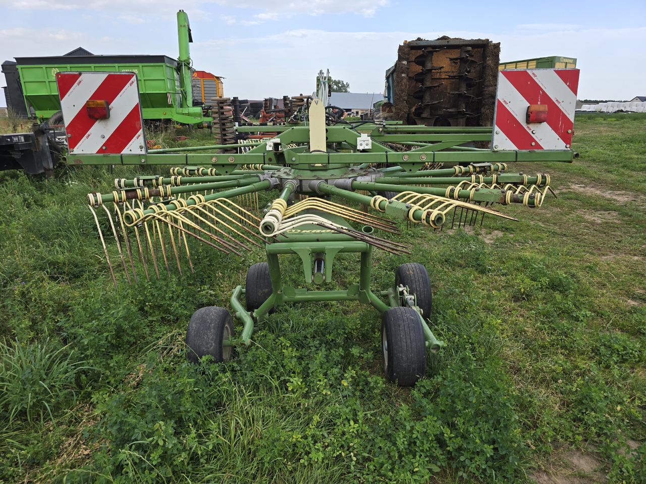 Krone Swadro 710/26T - آلة تيبيس العشب/ آلة جمع العشب: صورة 5 Krone Swadro 710/26T - آلة تيبيس العشب/ آلة جمع العشب: صورة 5